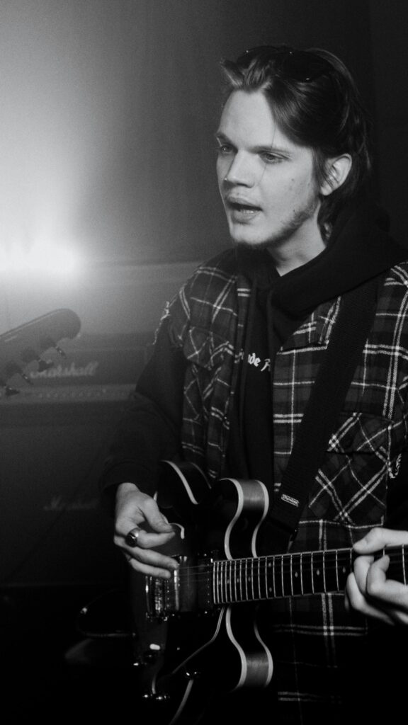 Swiss German dialect phrase showing the word diär in handwritten text